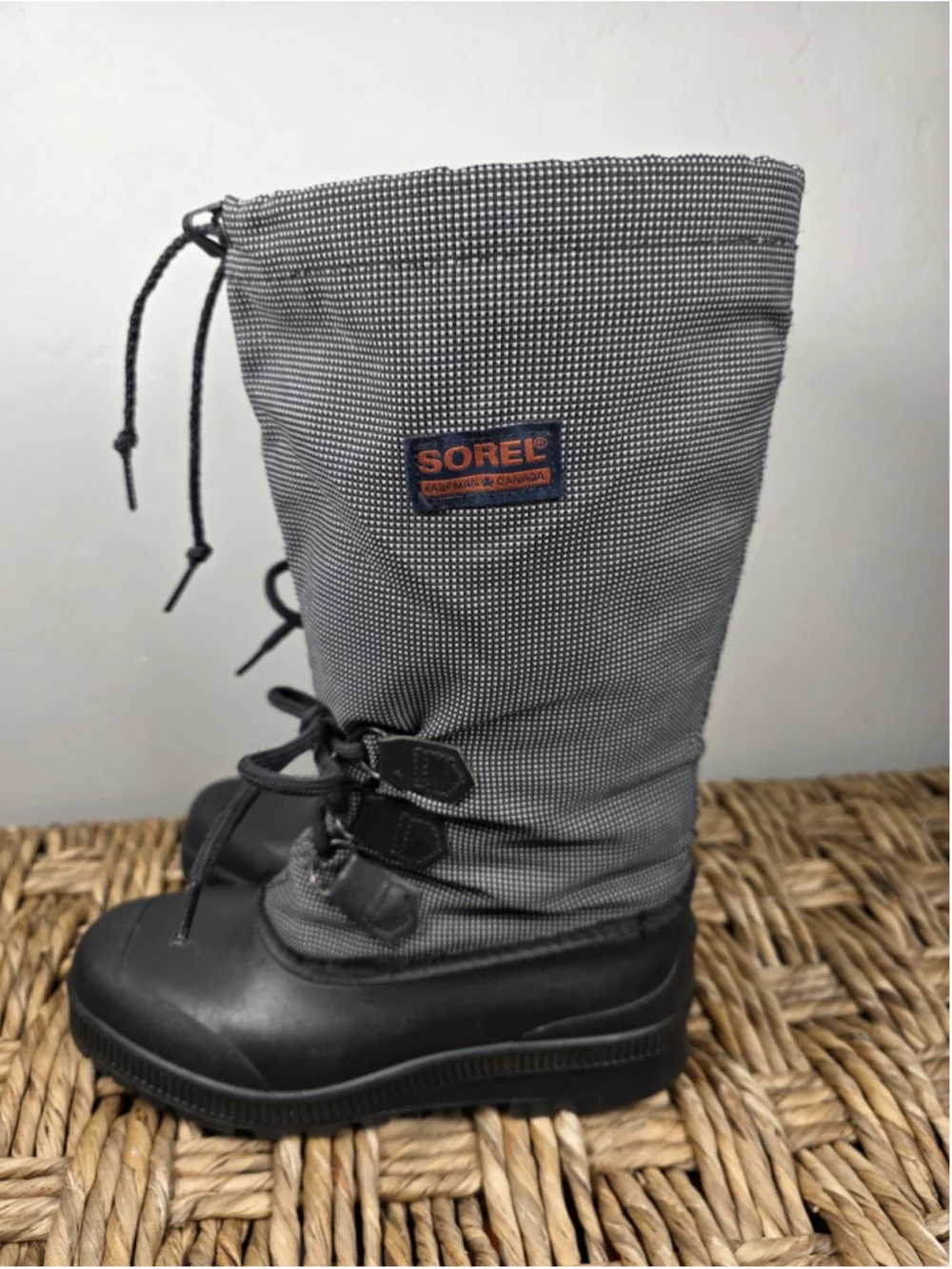 Vintage Sorel Kaufman Canada Women 8 Snow Boots Black Gray Made in Canada Winter